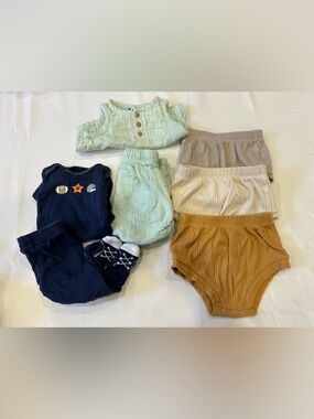 Infant clothing bundle